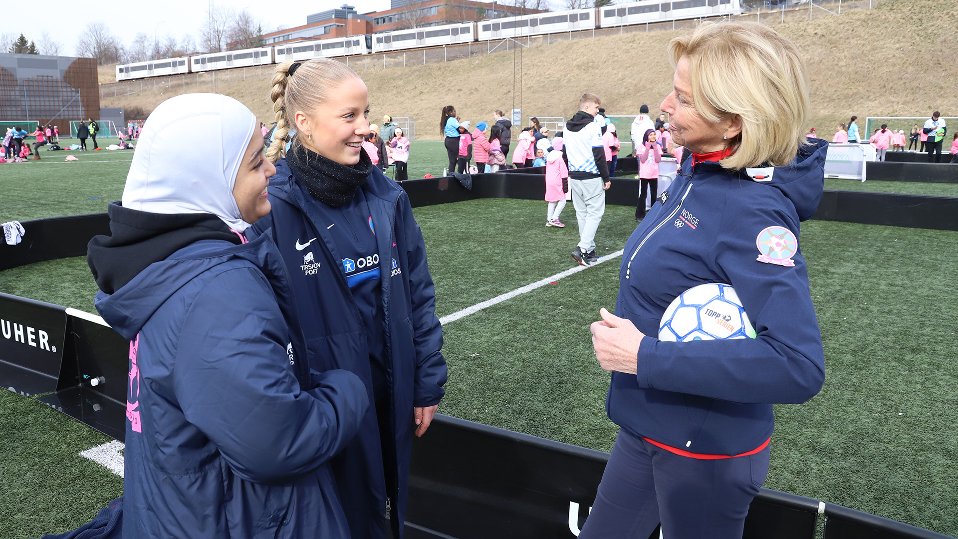 Unikt «Rosa sko»-prosjekt rekrutterer jenter til idretten