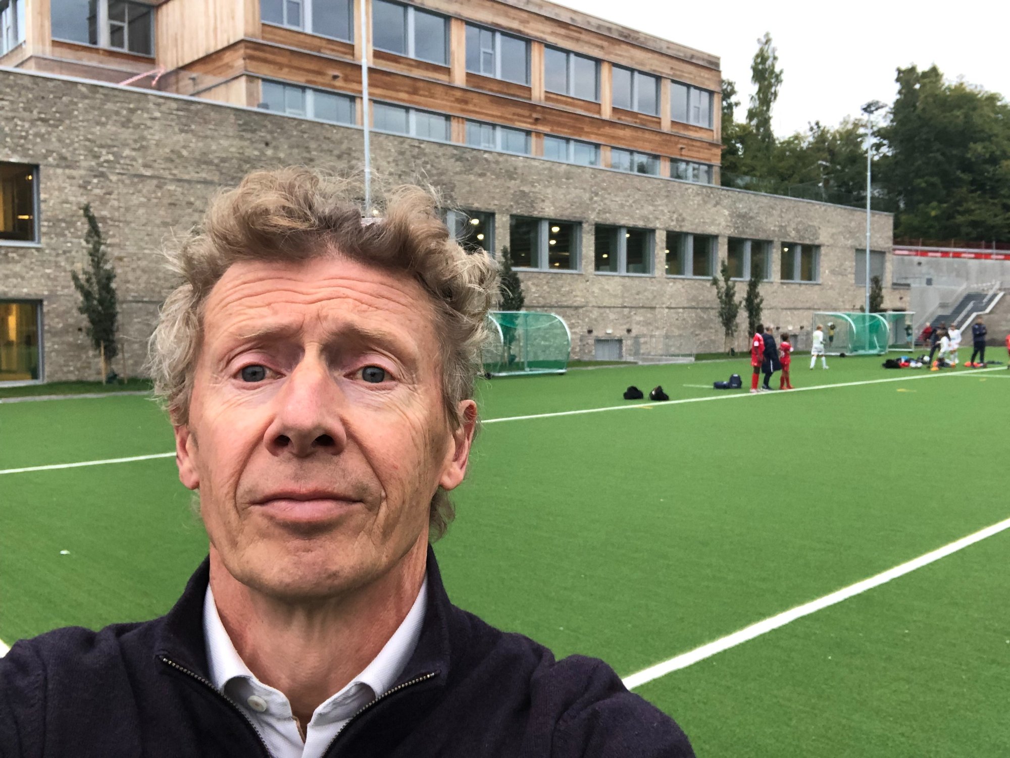 Øivind Gladsø på det nye anlegget på Eikeli